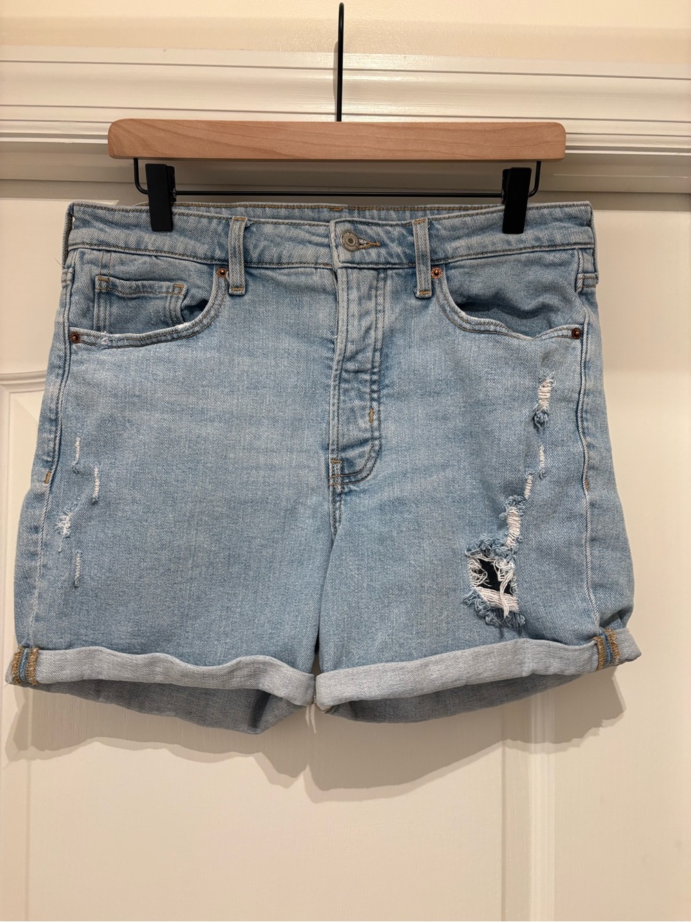 Women’s Old Navy high rise OG straight distressed jean shorts button fly size 12